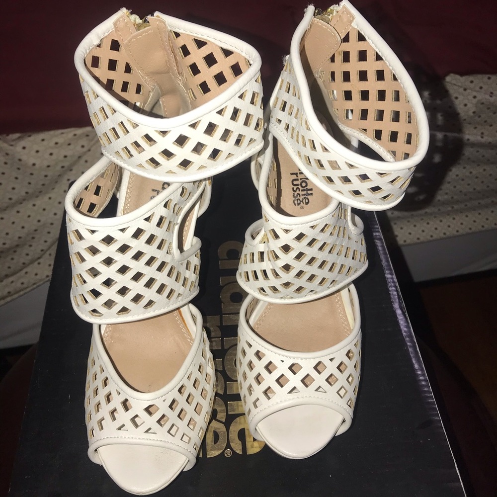 White Heel- size 6